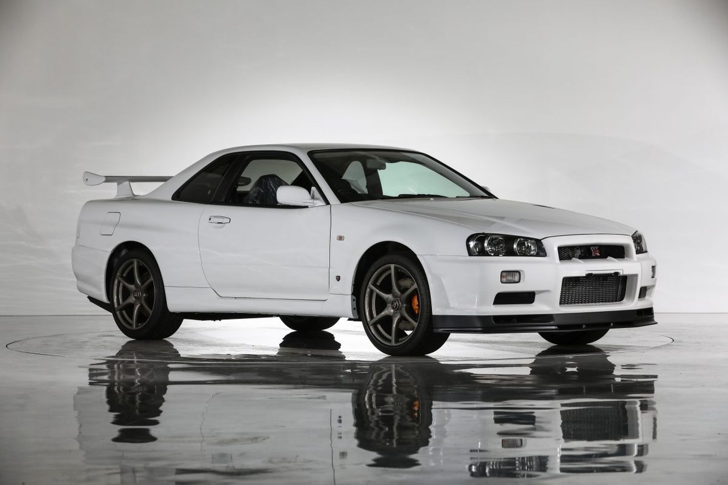 Nissan Skyline Gt R V Spec Ii Nur 2