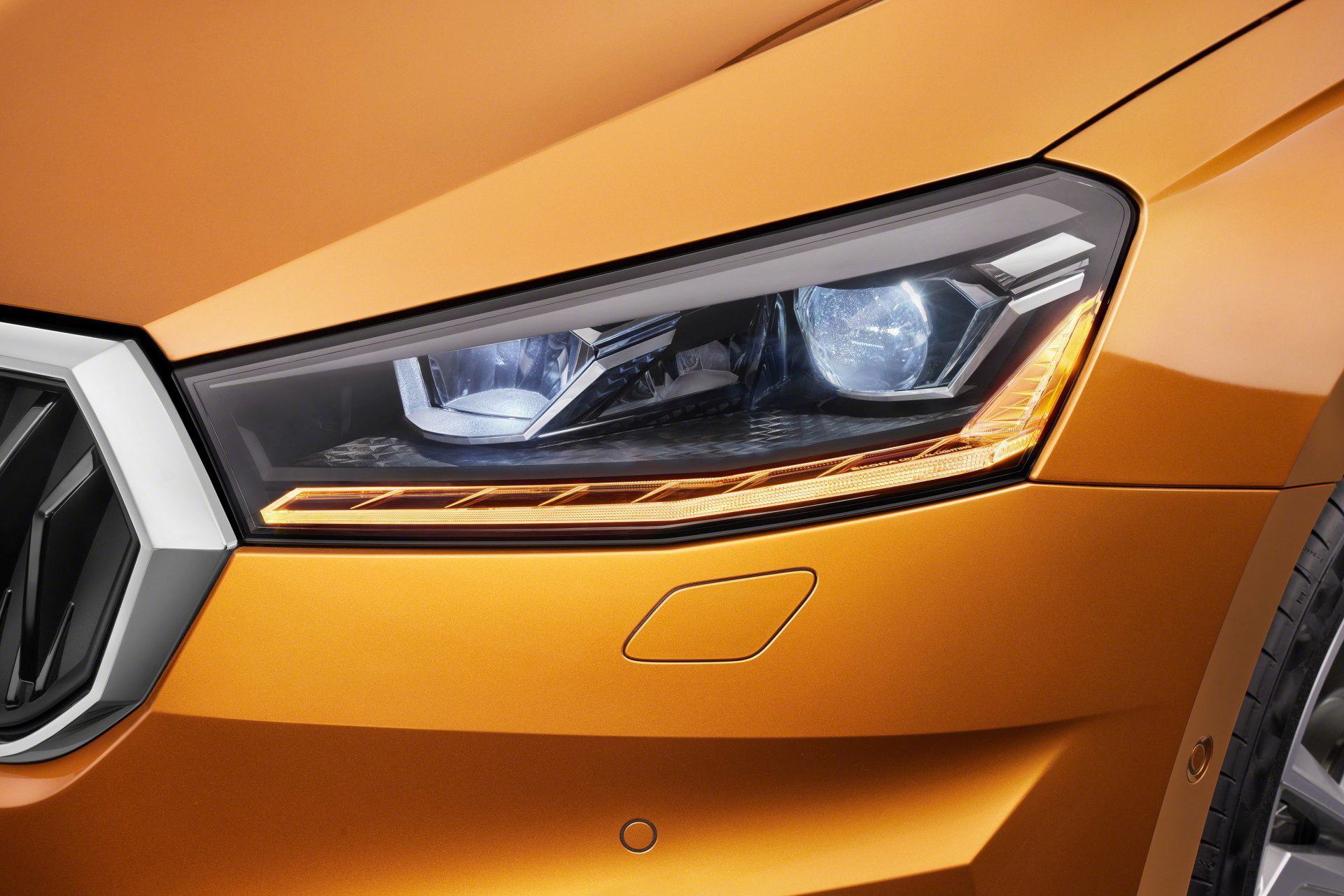 Skoda Fabia 2021 Naranja Faro 1