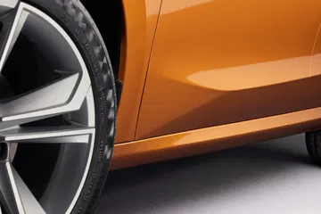 Skoda Fabia 2021 Naranja Llanta 1