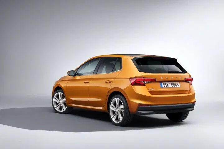 Skoda Fabia 2021 Naranja Trasera 2