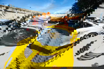 Filipinas Destruye 21 Coches Lujo 03