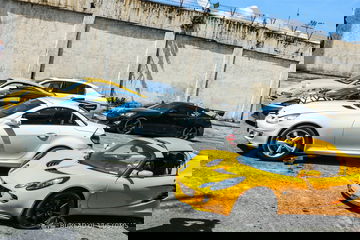 Filipinas Destruye 21 Coches Lujo 06