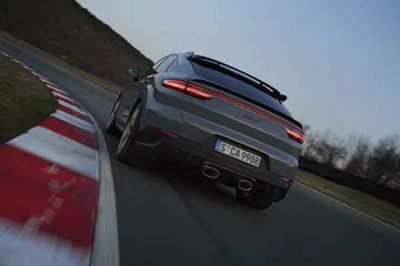 Porsche Cayenne Turbo Gt 2021 0621 020