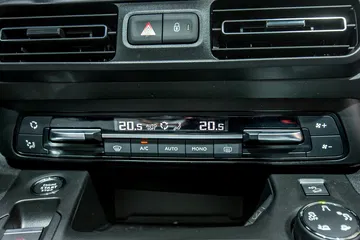 Control de climatización en el Citroën Berlingo, con pantalla digital.