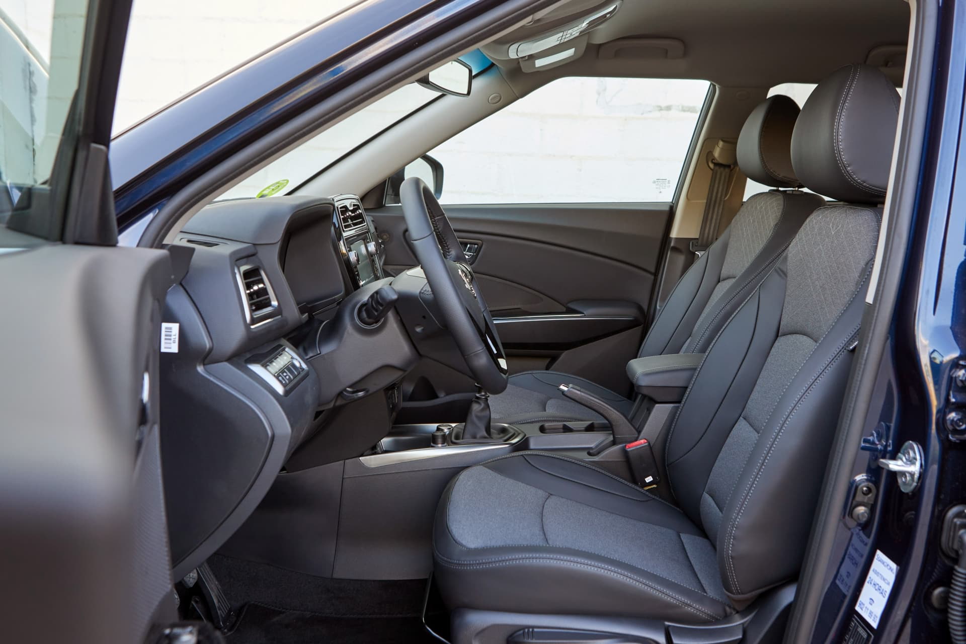Ssangyong Tivoli Grand 2021 36 Interior Plazas Delanteras