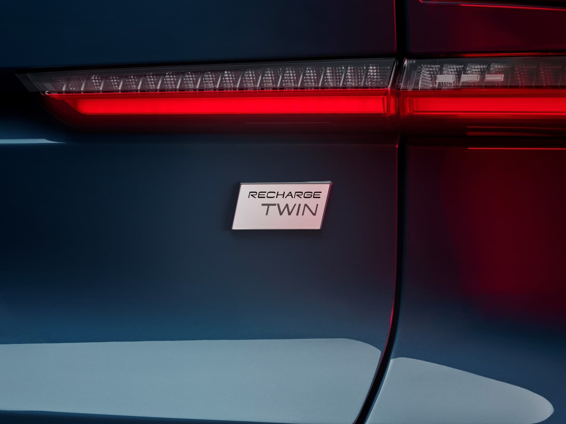 Volvo C40 Recharge Studio