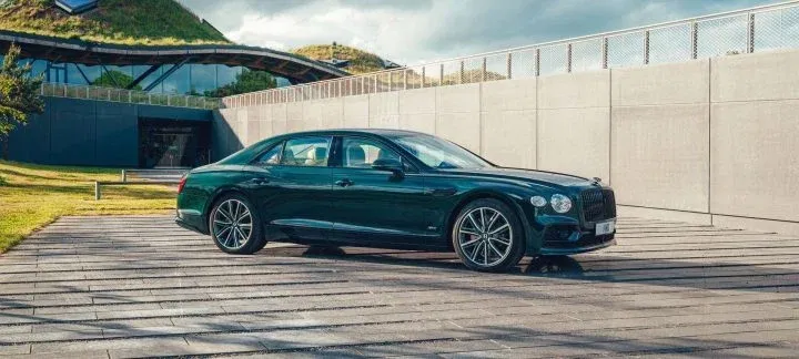 Bentley Flying Spur Hybrid 2022 P