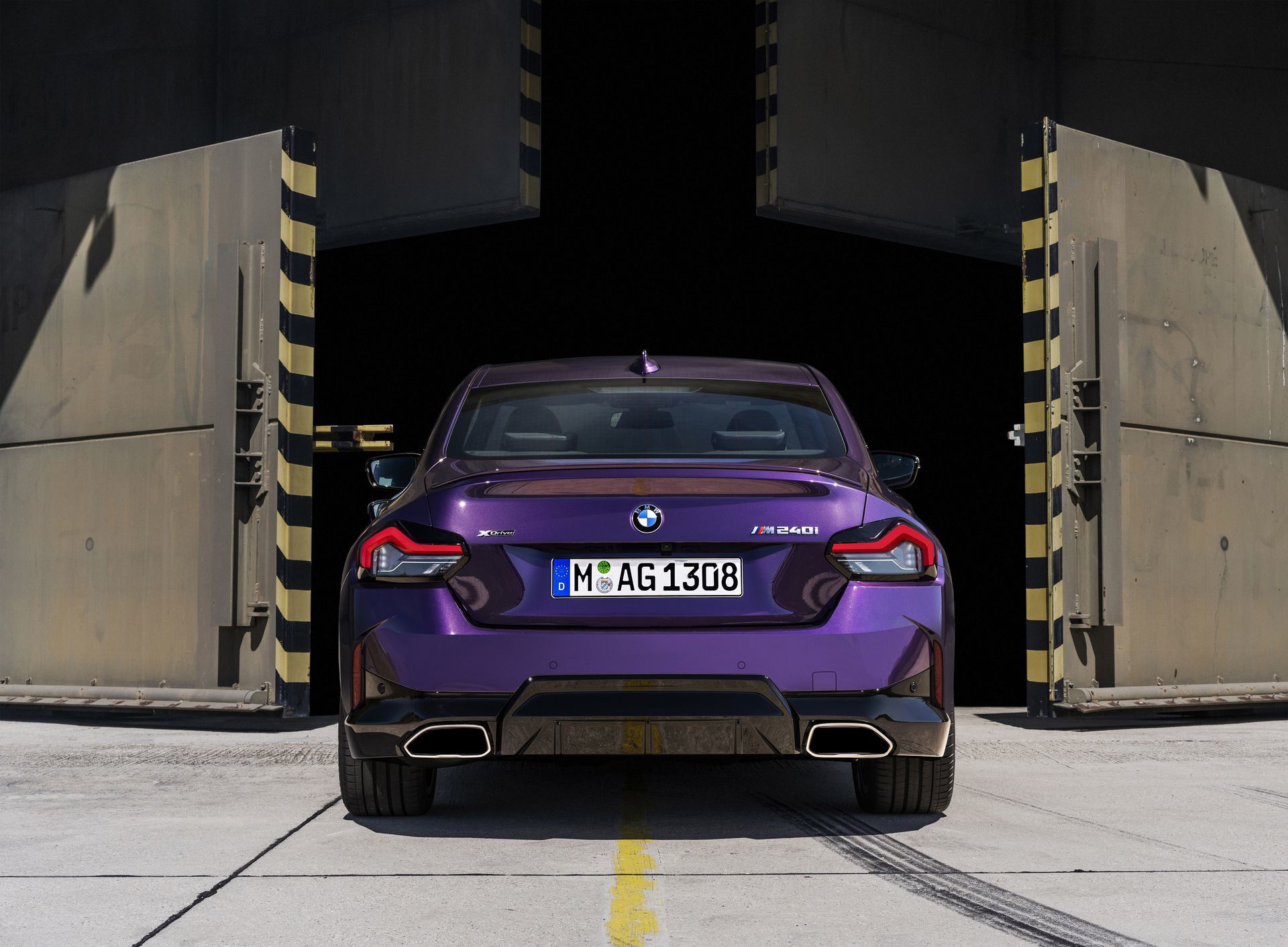 Vista trasera del BMW Serie 2 destacando su diseño y líneas deportivas.