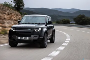 Land Rover Defender 110 V8 Carretera 00012