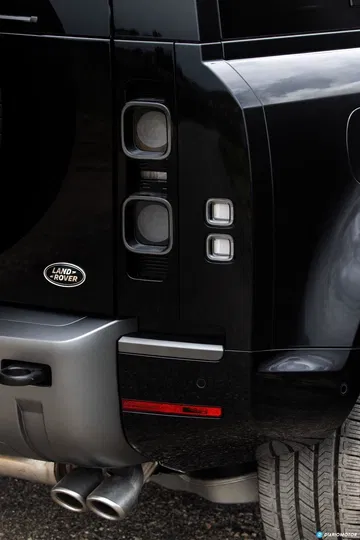 Land Rover Defender 110 V8 Detalles 00003
