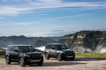 Land Rover Defender 110 V8 Exterior 00003