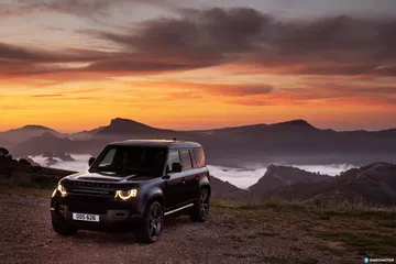 Land Rover Defender 110 V8 Exterior 00005