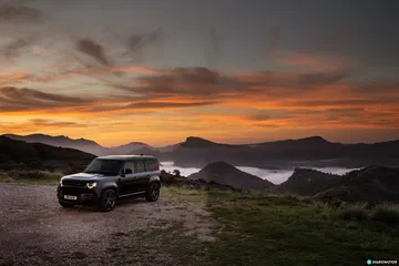 Land Rover Defender 110 V8 Exterior 00007