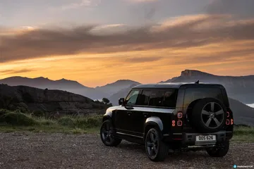 Land Rover Defender 110 V8 Exterior 00010