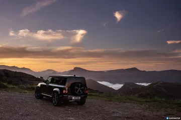 Land Rover Defender 110 V8 Exterior 00011