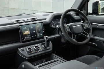 Land Rover Defender 110 V8 Interior 00003