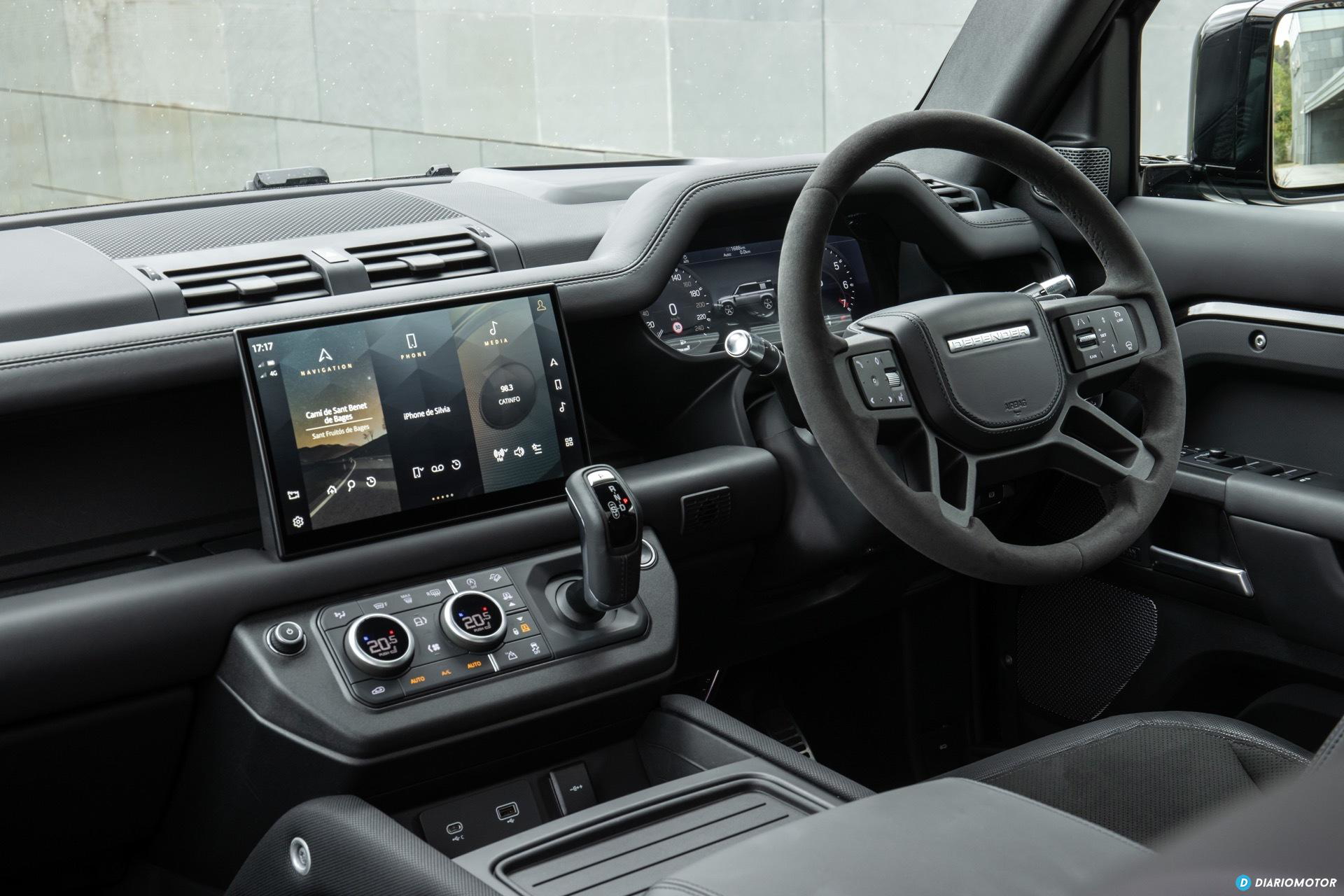 Land Rover Defender 110 V8 Interior 00003