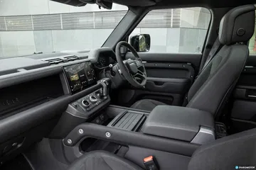 Land Rover Defender 110 V8 Interior 00005