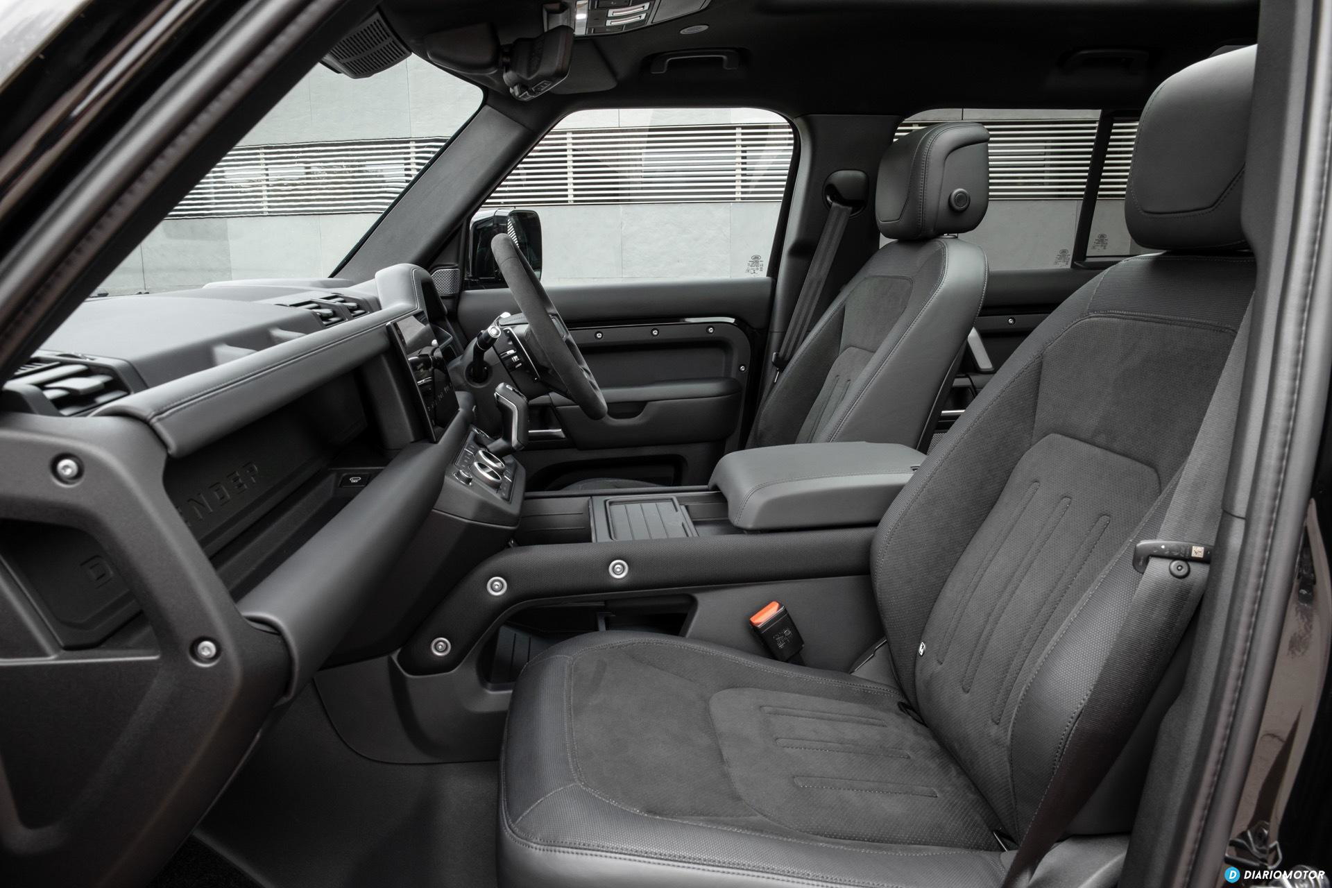 Land Rover Defender 110 V8 Interior 00008
