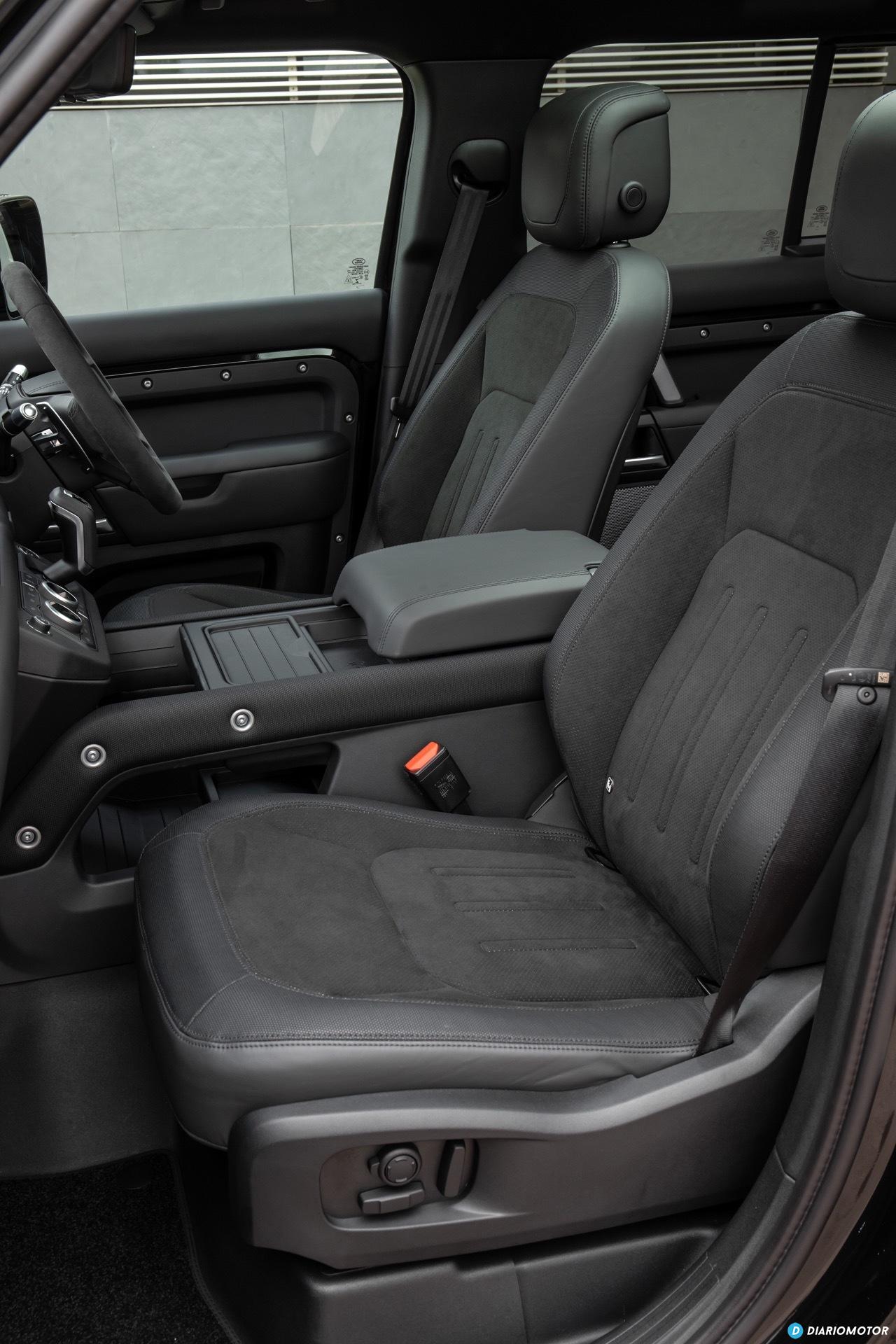 Land Rover Defender 110 V8 Interior 00009