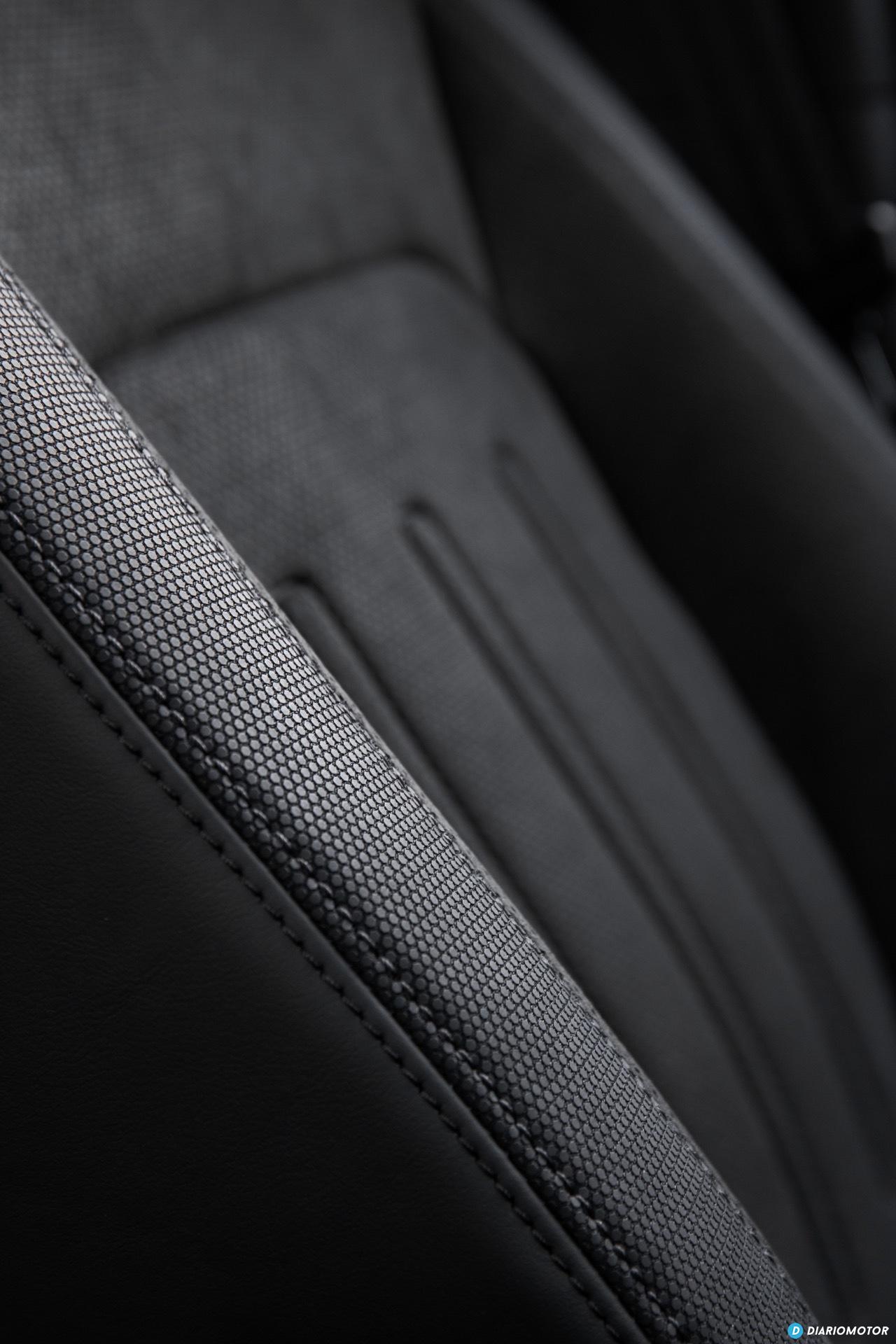 Land Rover Defender 110 V8 Interior 00012