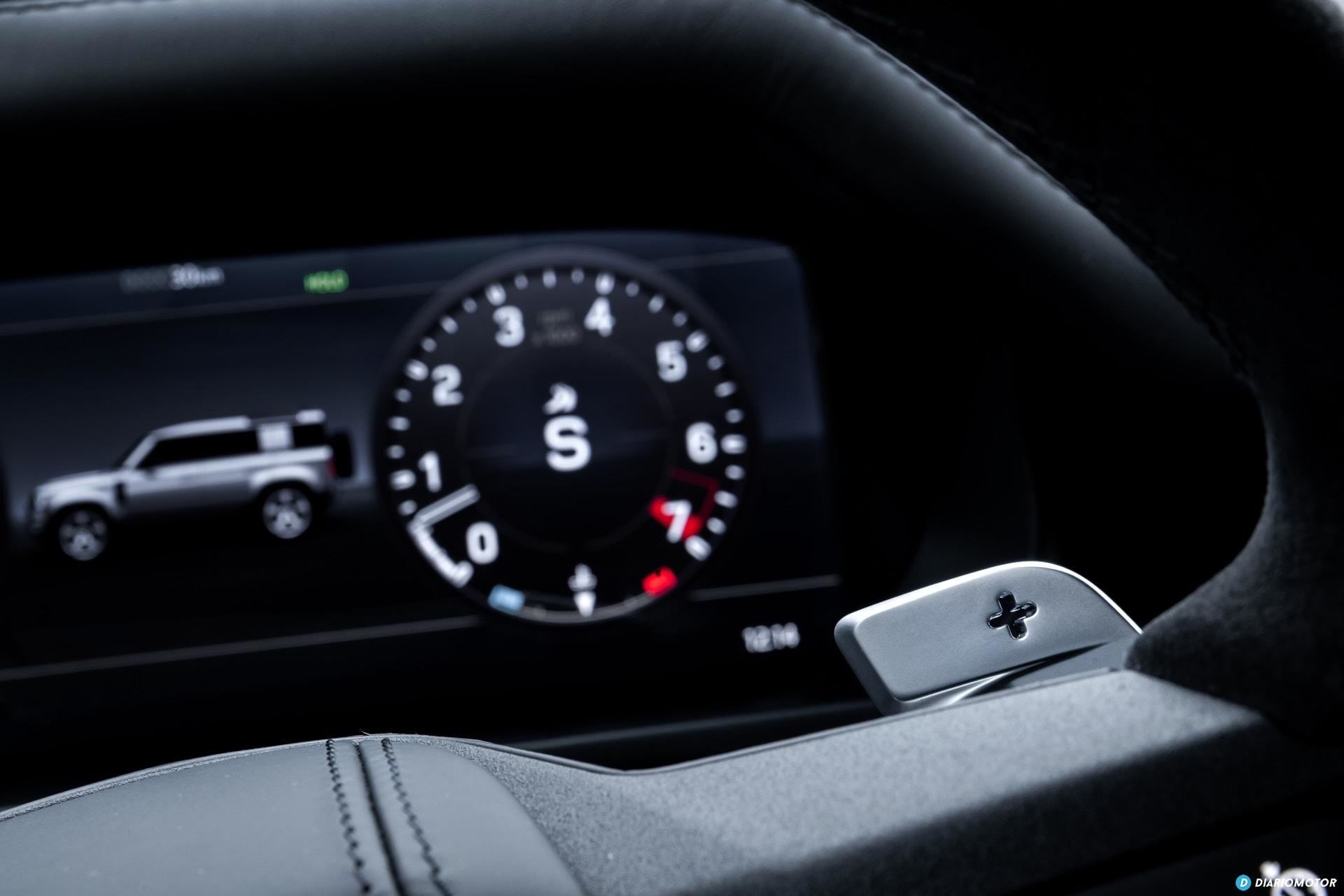 Land Rover Defender 110 V8 Interior 00017