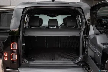 Land Rover Defender 110 V8 Interior 00024