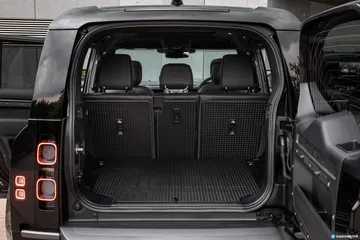 Land Rover Defender 110 V8 Interior 00025