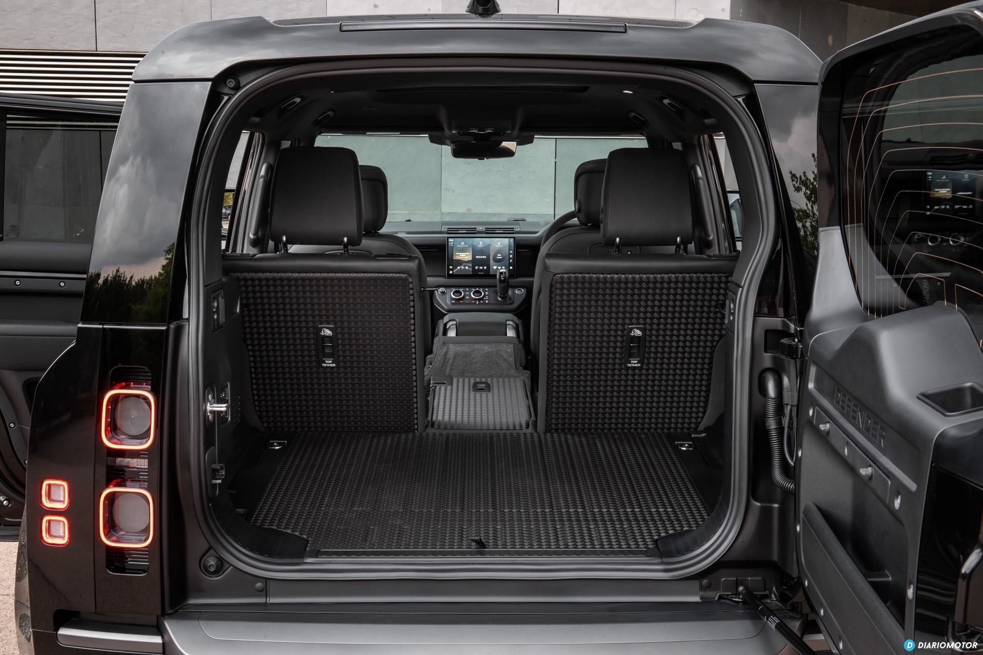 Land Rover Defender 110 V8 Interior 00026