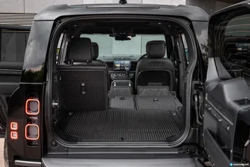 Land Rover Defender 110 V8 Interior 00027