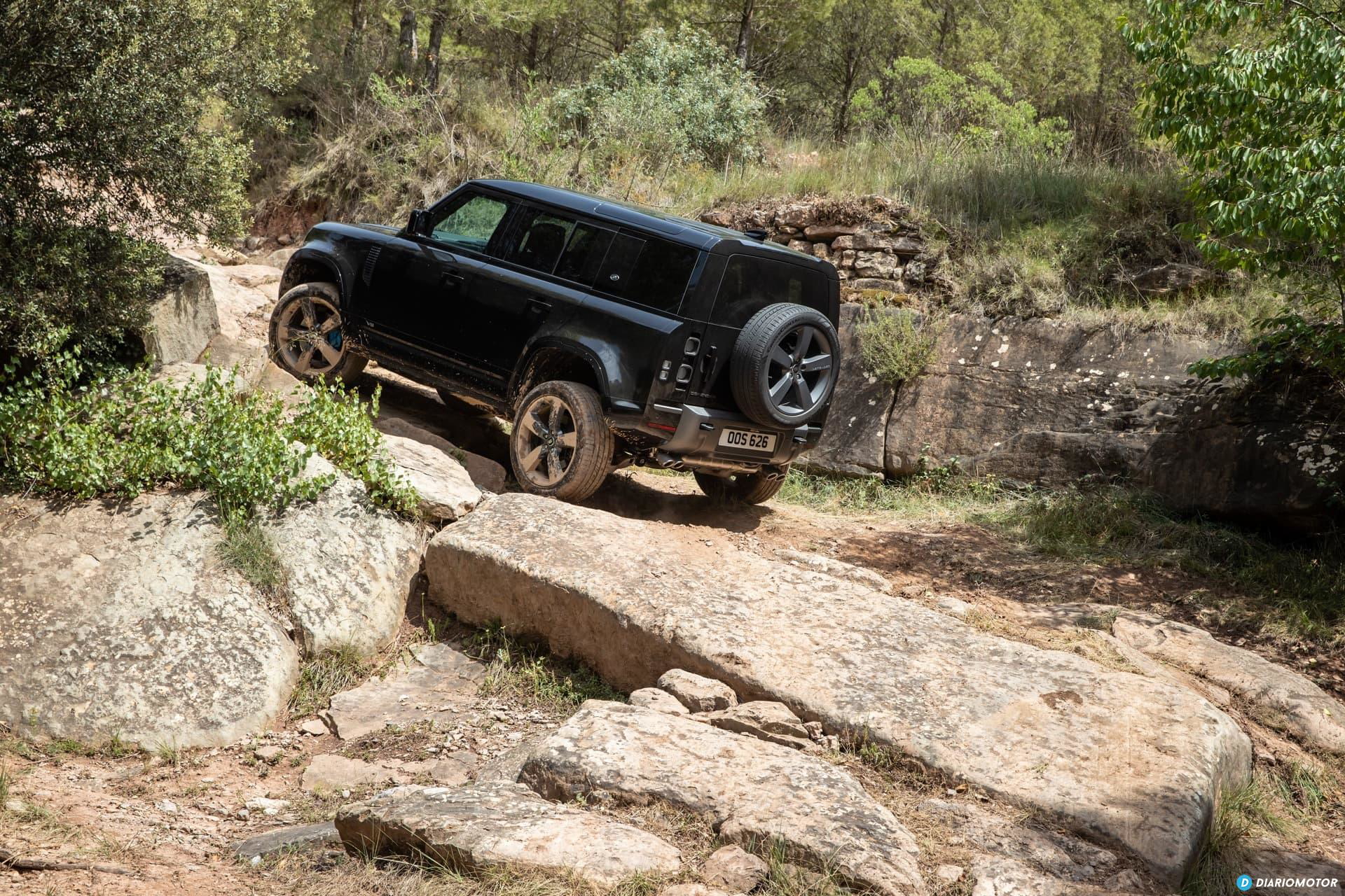 Land Rover Defender 110 V8 Offroad 00002