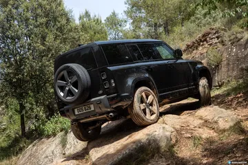 Land Rover Defender 110 V8 Offroad 00005