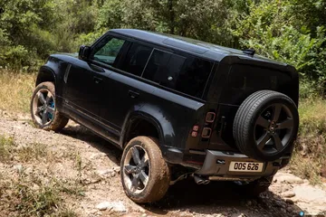 Land Rover Defender 110 V8 Offroad 00006