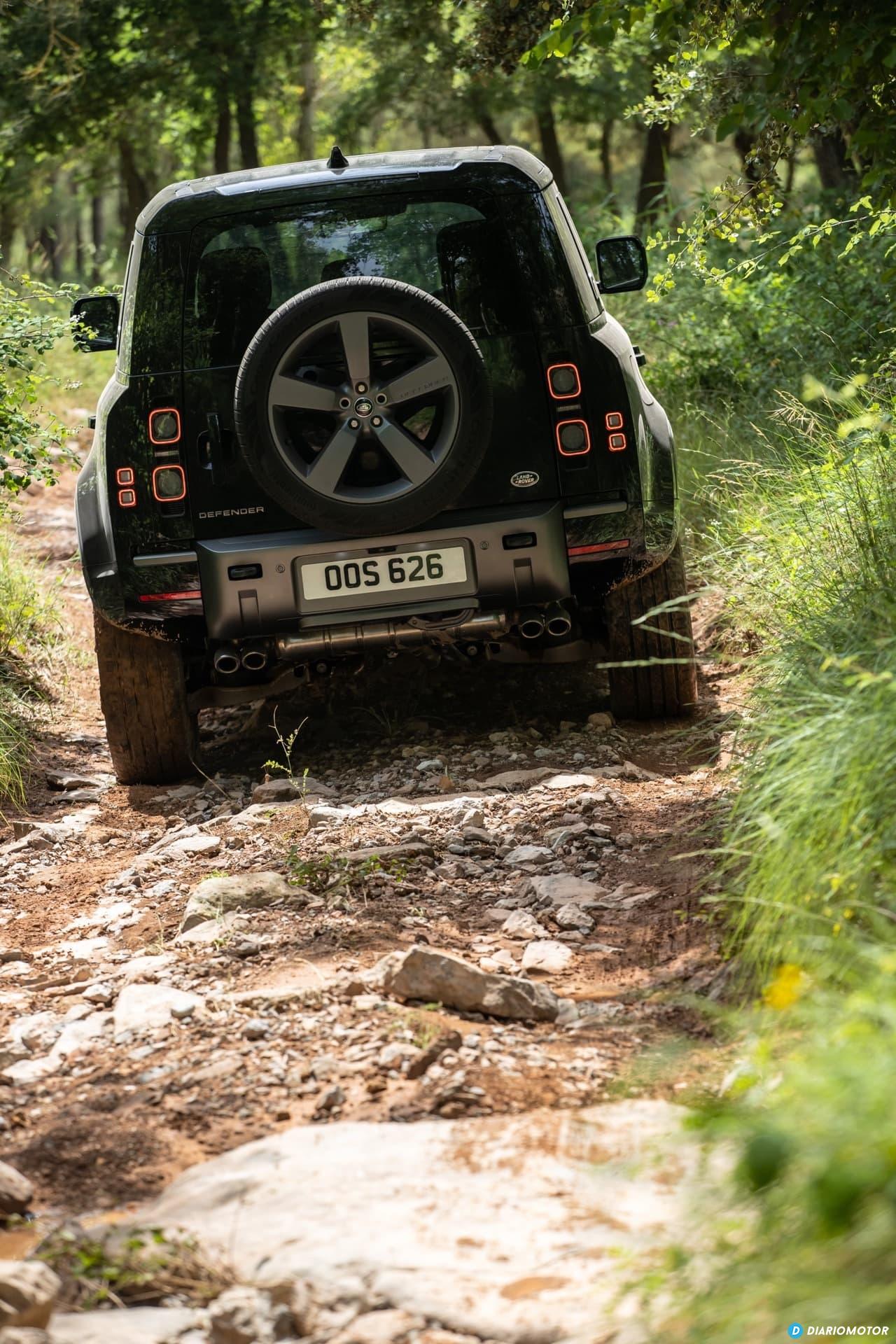Land Rover Defender 110 V8 Offroad 00007