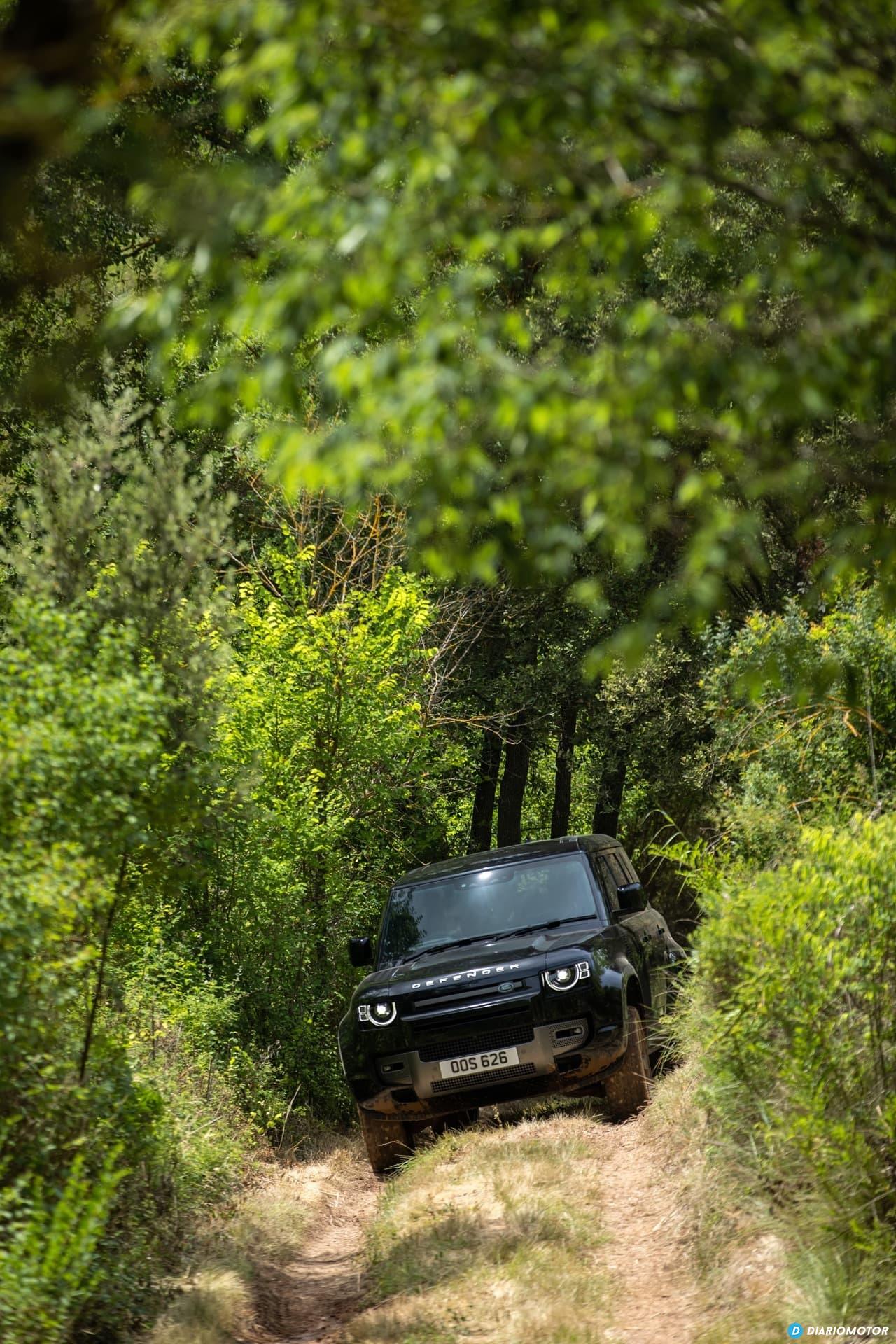 Land Rover Defender 110 V8 Offroad 00010