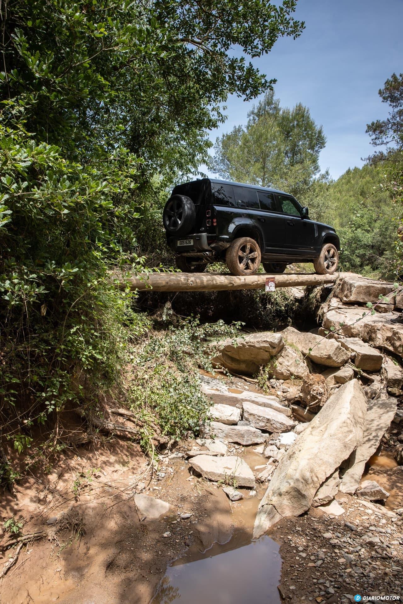 Land Rover Defender 110 V8 Offroad 00019