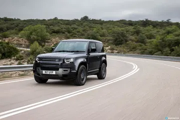Land Rover Defender 90 V8 Carretera 00008