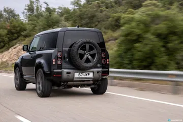 Land Rover Defender 90 V8 Carretera 00015