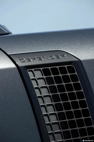 Land Rover Defender 90 V8 Detalles 00012