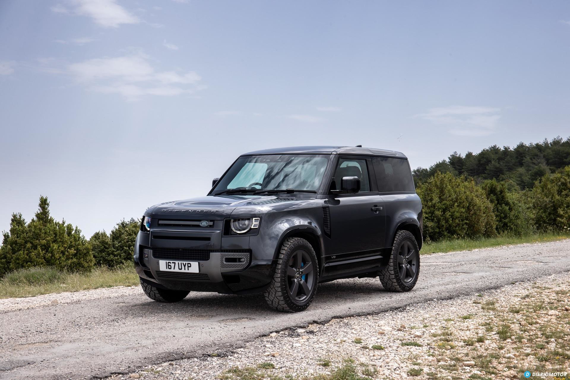 Land Rover Defender 90 V8 Exterior 00005