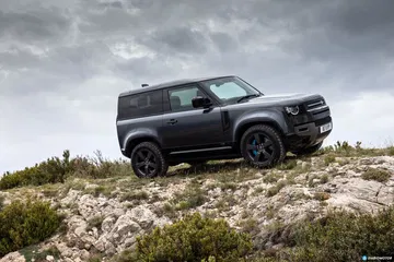 Land Rover Defender 90 V8 Exterior 00009