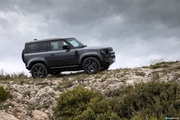 Land Rover Defender 90 V8 Exterior 00010