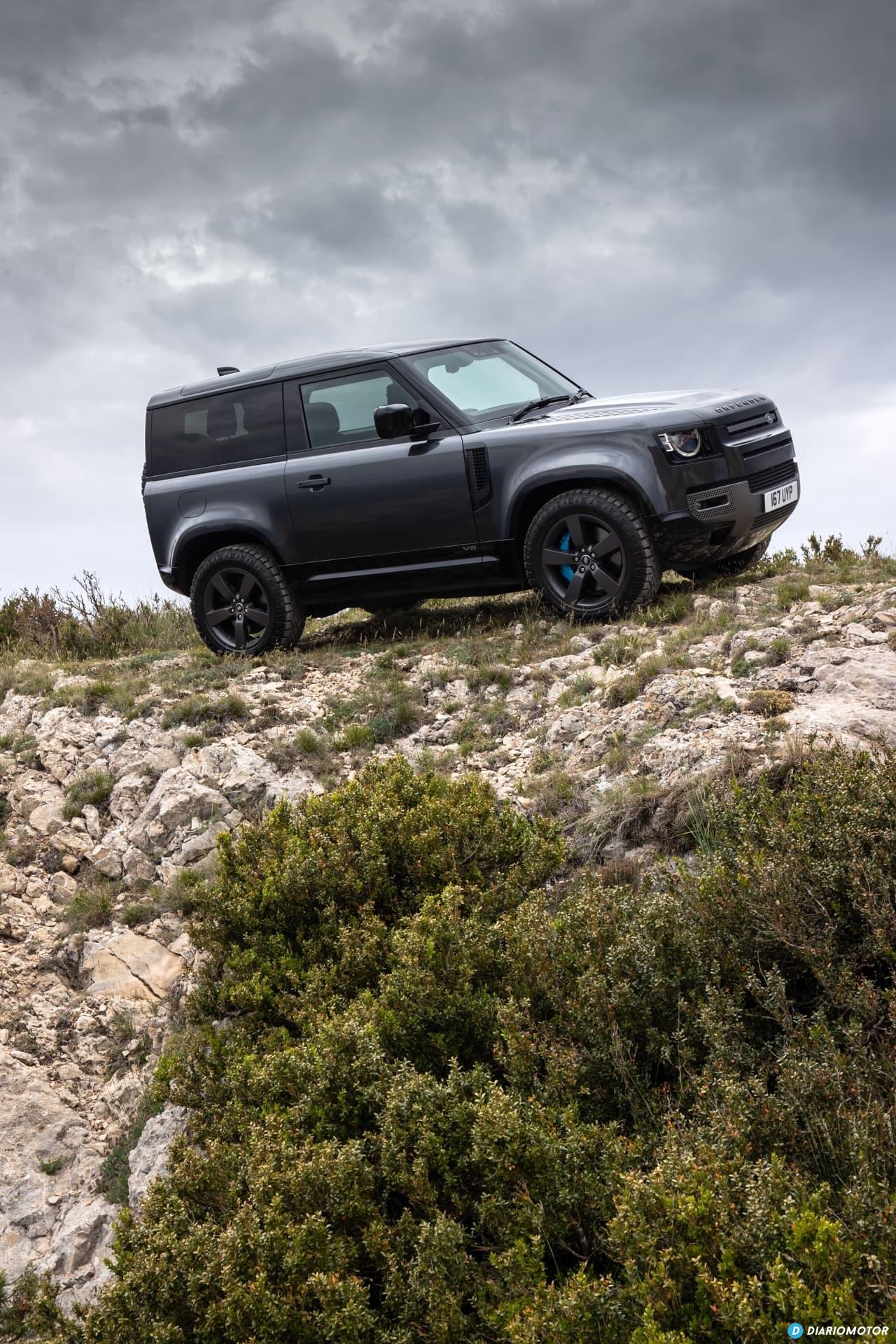 Land Rover Defender 90 V8 Exterior 00011
