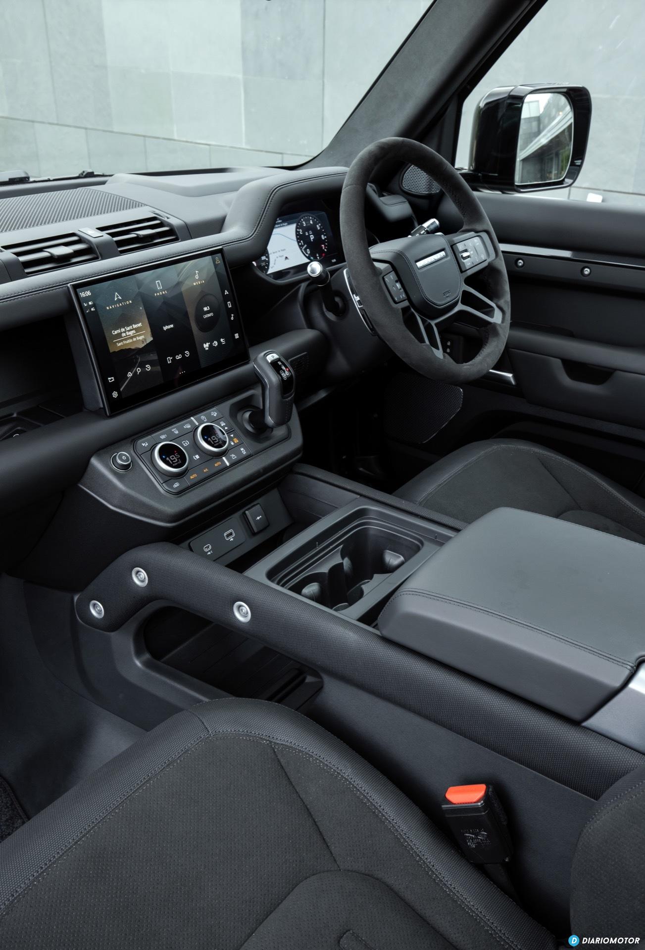 Land Rover Defender 90 V8 Interior 00003