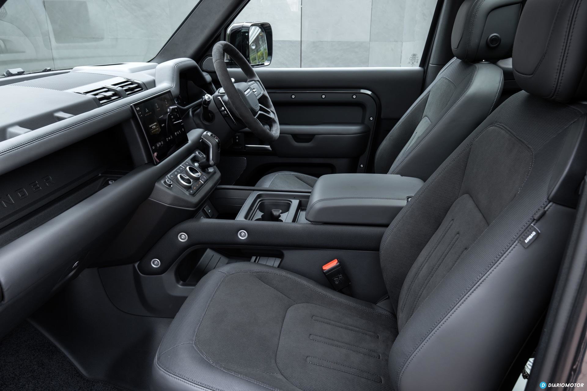 Land Rover Defender 90 V8 Interior 00004
