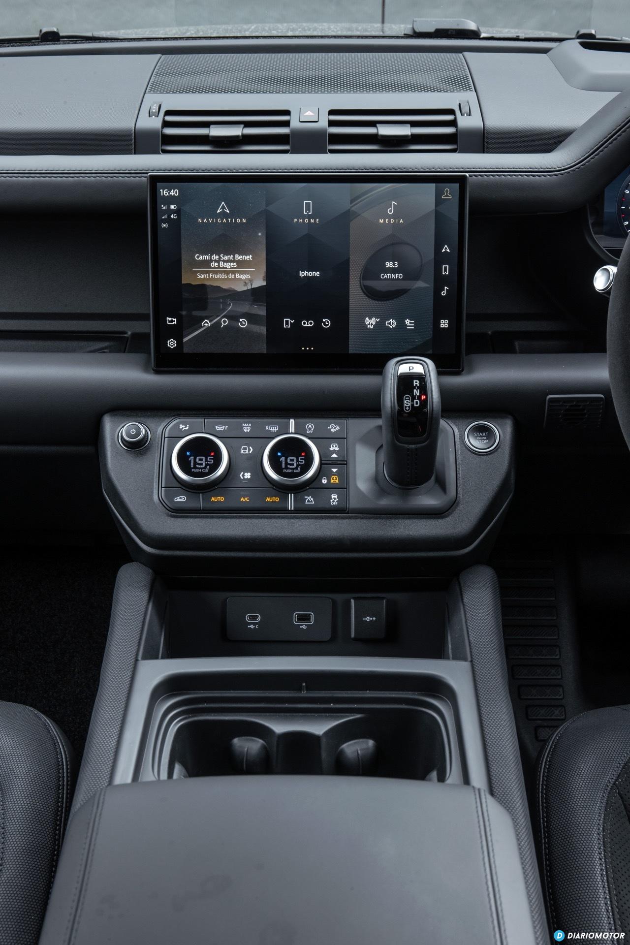 Land Rover Defender 90 V8 Interior 00007