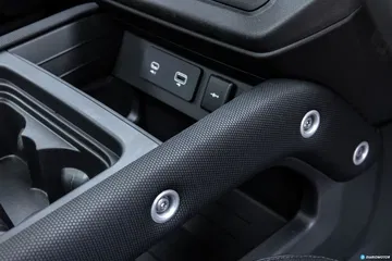 Land Rover Defender 90 V8 Interior 00008