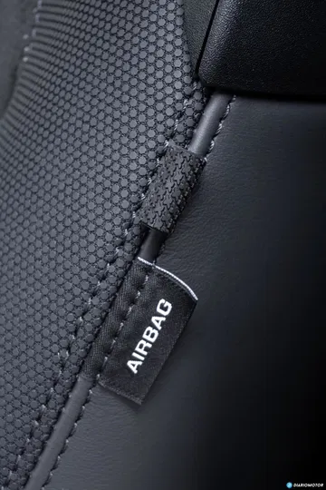 Land Rover Defender 90 V8 Interior 00017