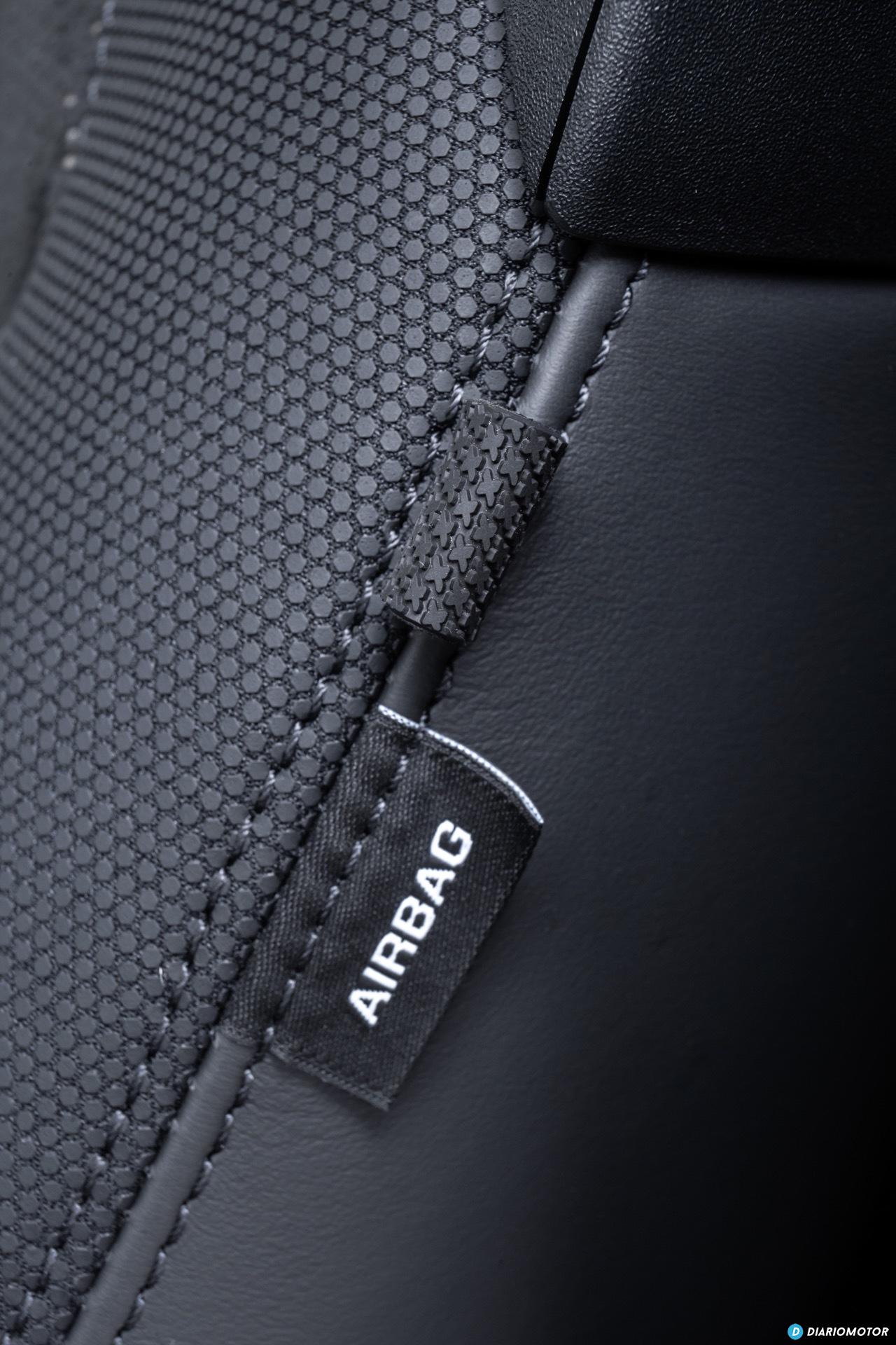 Land Rover Defender 90 V8 Interior 00017