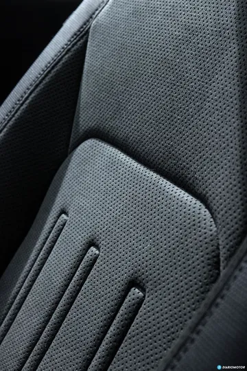 Land Rover Defender 90 V8 Interior 00019